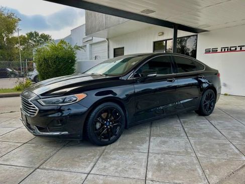 Used 2019 Ford Fusion SEL image 1