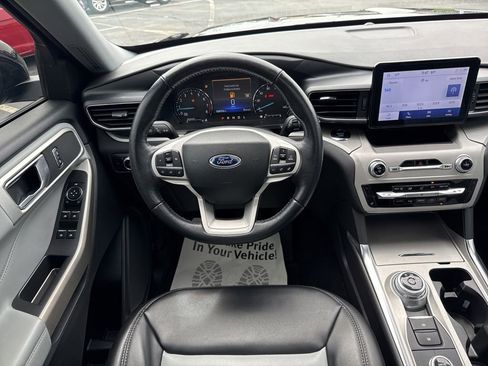 Used 2023 Ford Explorer XLT w/ Equipment Group 202A AWD/4WD image 10