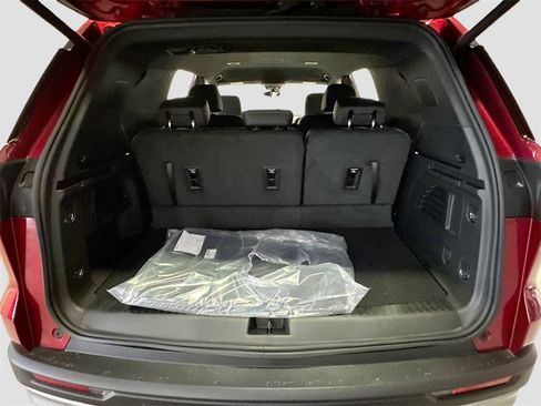 New 2026 Chevrolet Traverse LT w/ Driver Confidence Package image 28