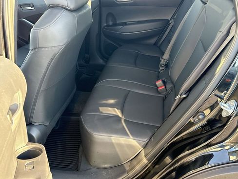 Used 2025 Toyota Corolla Cross XLE image 10