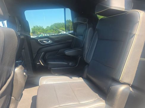 Used 2023 Chevrolet Suburban Premier RWD image 7