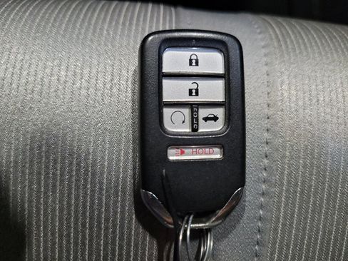 Used 2018 Honda Accord EX image 32