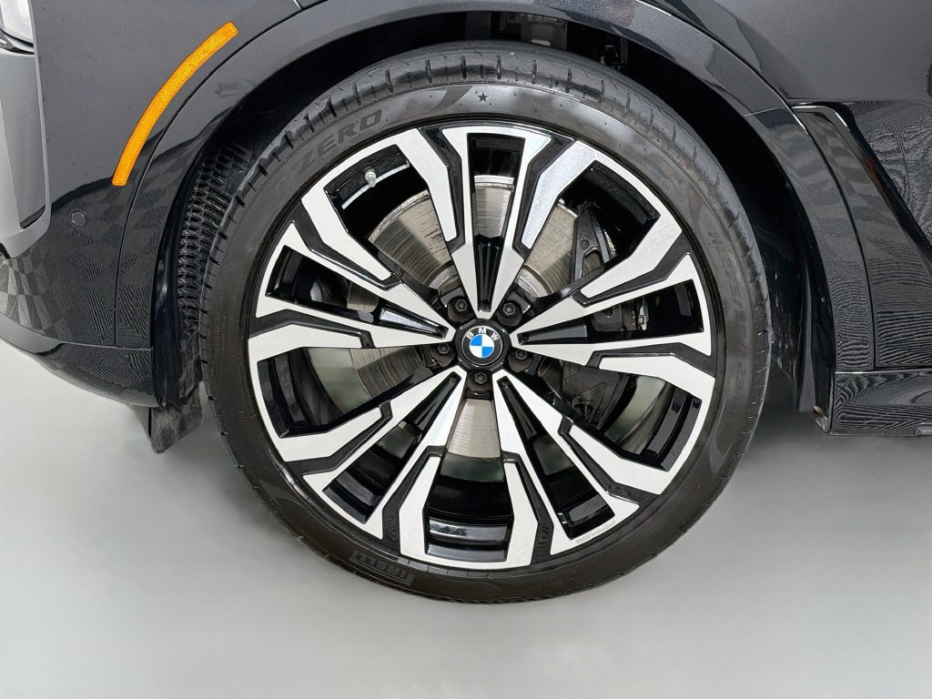 Used 2027 BMW X7 xDrive40i w/ M Sport Package AWD/4WD image 34