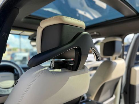 Used 2019 Land Rover Range Rover Long Wheelbase Supercharged image 18