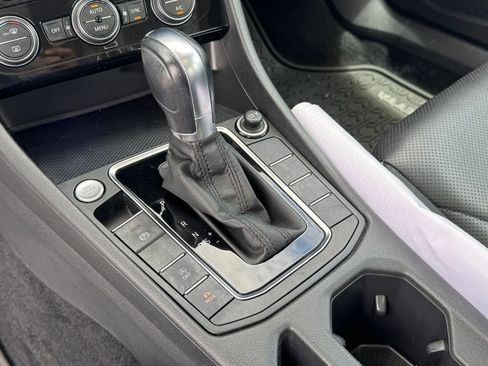 Used 2019 Volkswagen Jetta SEL Premium image 20