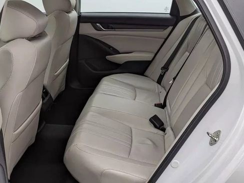 Used 2018 Honda Accord EX image 8