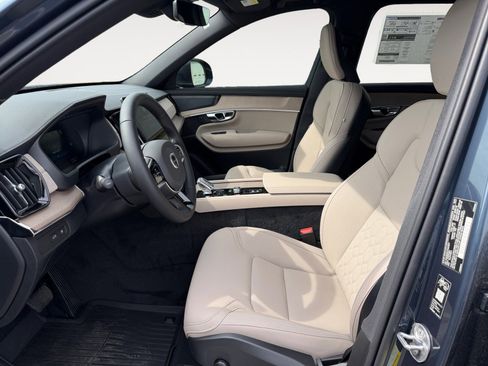 New 2026 Volvo XC90 T8 Plus w/ Protection Package Premier image 9