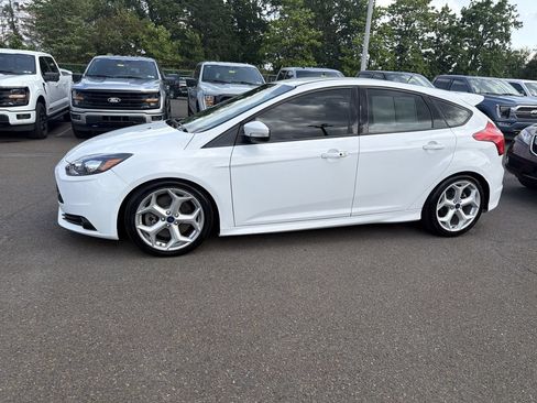 Used 2014 Ford Focus ST w/ Equipment Group 202A FWD image 2