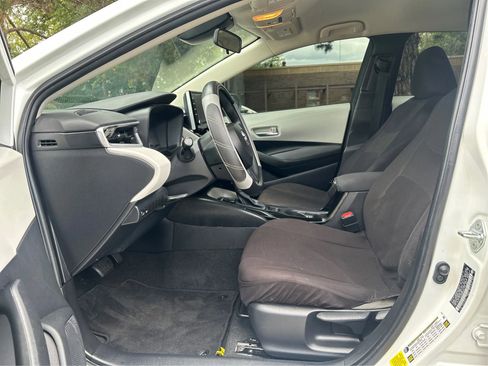 Used 2020 Toyota Corolla LE image 10