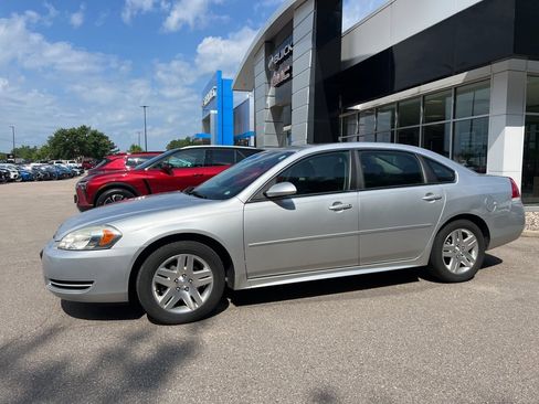 Used 2013 Chevrolet Impala LT w/ LT Sunroof Package image 10