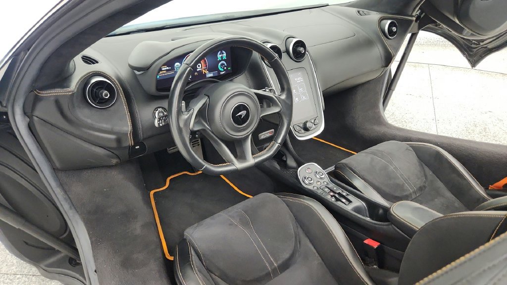 Used 2019 McLaren 570S Spider RWD image 32