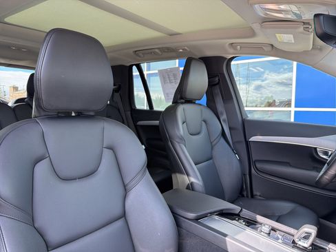 Used 2024 Volvo XC90 B5 Core w/ Protection Package Premier image 21