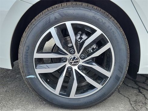 New 2025 Volkswagen Jetta SE image 10