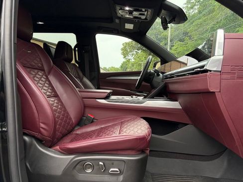 Used 2025 Cadillac Escalade Sport w/ Touring Package AWD/4WD image 18