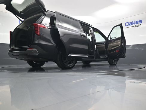 Certified 2025 Kia Carnival SX image 62