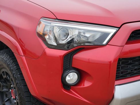 Used 2019 Toyota 4Runner TRD Off-Road Premium image 10