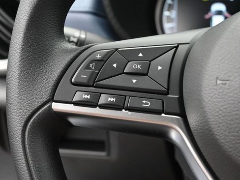 New 2025 Nissan Versa SV w/ Trunk Package FWD image 19