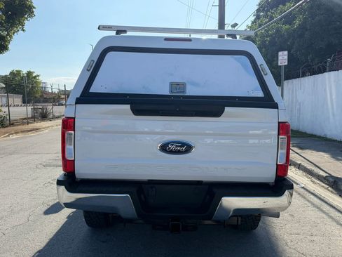 Used 2018 Ford F250 XL w/ STX Appearance Package AWD/4WD image 4