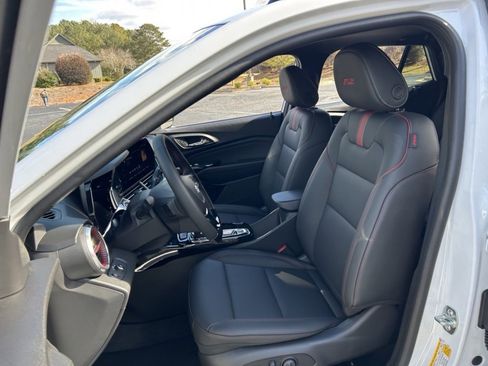 Certified 2026 Chevrolet Trax RS w/ Sunroof Package image 29