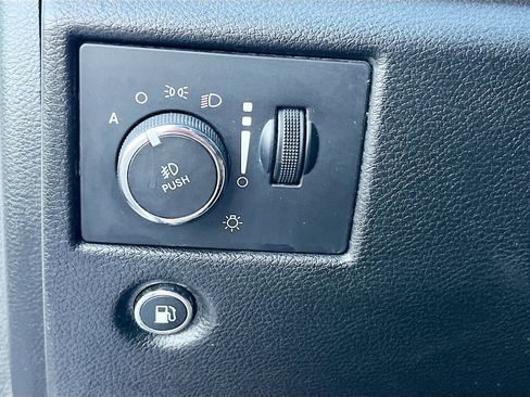 Used 2020 Jeep Grand Cherokee Laredo RWD image 10