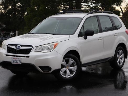 Used 2015 Subaru Forester 2.5i w/ Alloy Wheel Package image 4