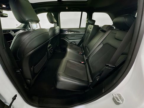 Used 2023 Jeep Grand Cherokee Trailhawk w/ Advanced Protech Group II image 29