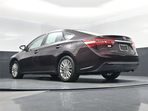 Used 2013 Toyota Avalon XLE Premium image 21