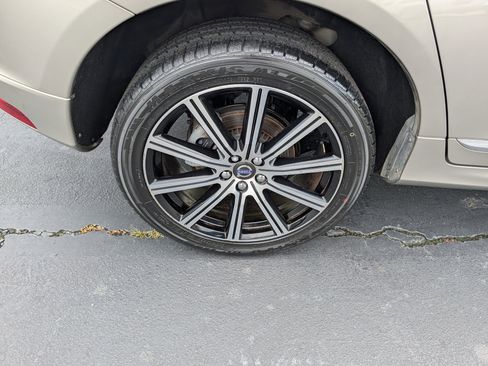 Used 2016 Volvo XC60 T5 Platinum w/ Climate Package FWD image 34