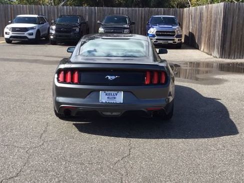 Certified 2017 Ford Mustang Coupe image 7