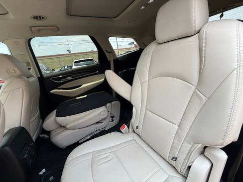 Used 2024 Buick Enclave Essence w/ Experience Buick Package FWD image 12