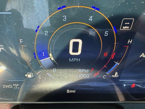 New 2026 Chevrolet Traverse Z71 w/ Driver Confidence Package AWD/4WD image 14