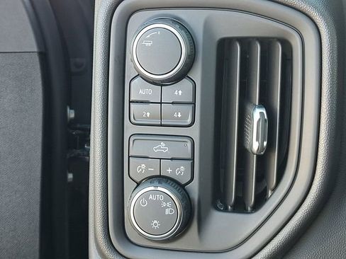 Used 2023 Chevrolet Silverado 1500 Custom Trail Boss w/ LPO, Dark Essentials Package image 26