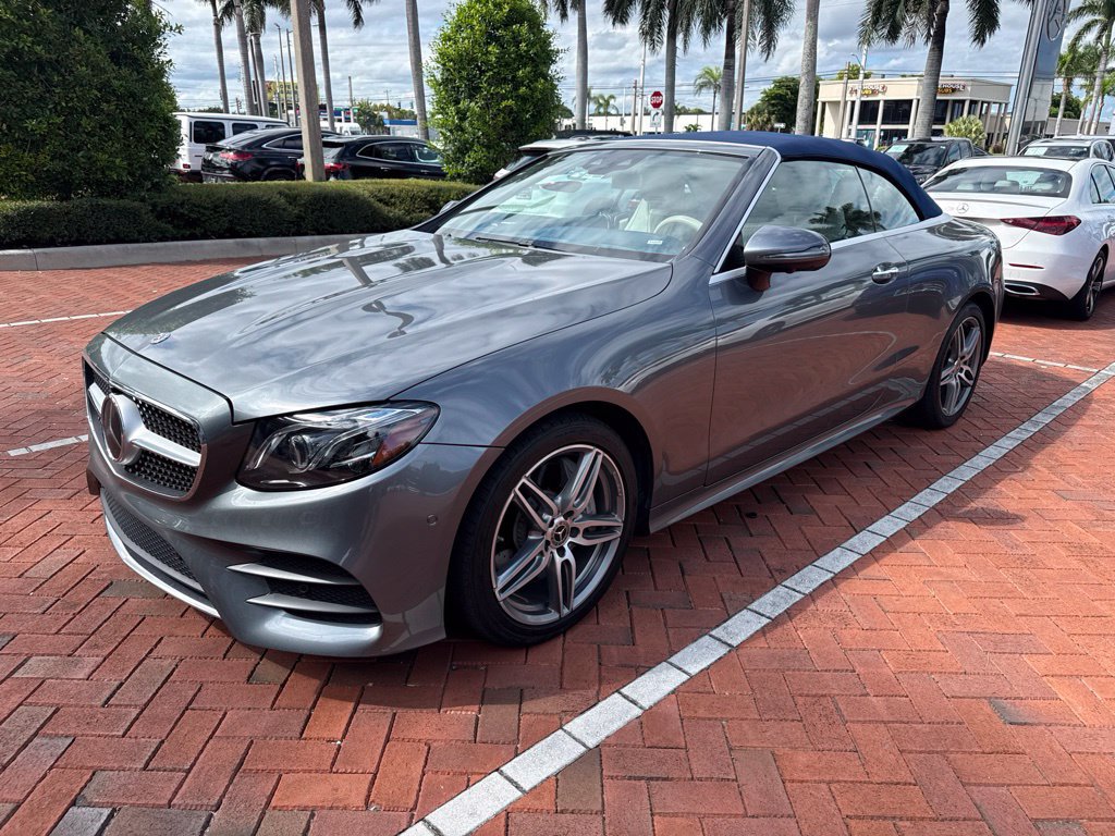 Used 2018 Mercedes-Benz E 400 4MATIC Cabriolet image 2
