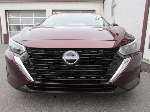 Used 2025 Nissan Sentra SV image 2