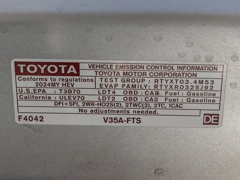 Used 2024 Toyota Tundra Platinum AWD/4WD image 31