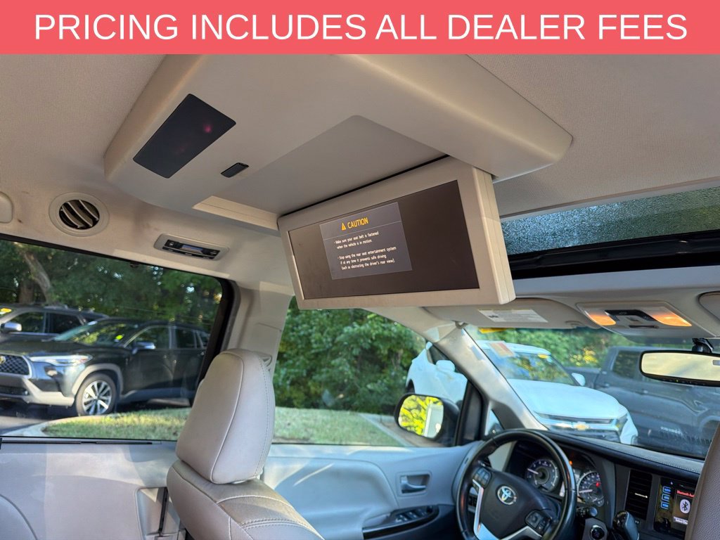 Used 2016 Toyota Sienna XLE Premium FWD image 10
