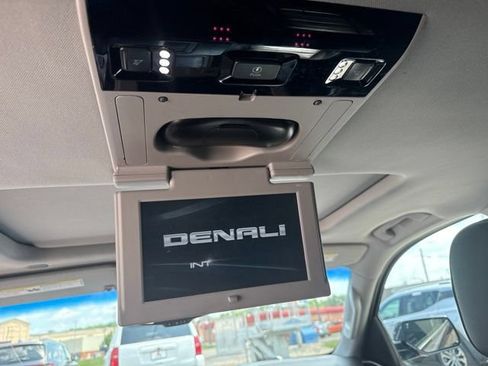 Used 2019 GMC Yukon XL Denali w/ Denali Ultimate Package AWD/4WD image 18
