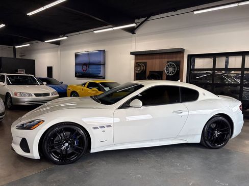 Used 2018 Maserati GranTurismo Sport image 4