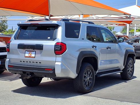 Used 2025 Toyota 4Runner SR5 AWD/4WD image 4