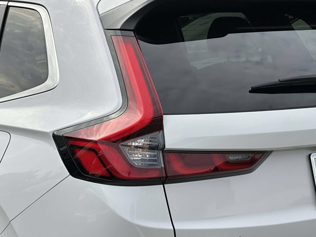 Certified 2024 Honda CR-V Sport-L image 8