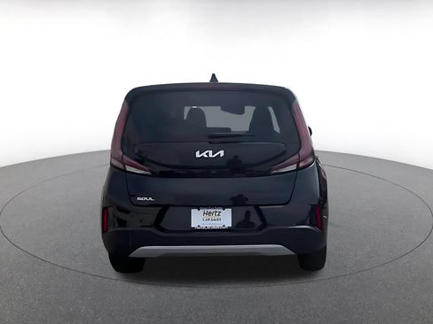 Used 2025 Kia Soul LX w/ LX Technology Package FWD image 12