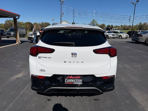 Used 2025 Buick Encore GX Sport Touring w/ Comfort Package image 5