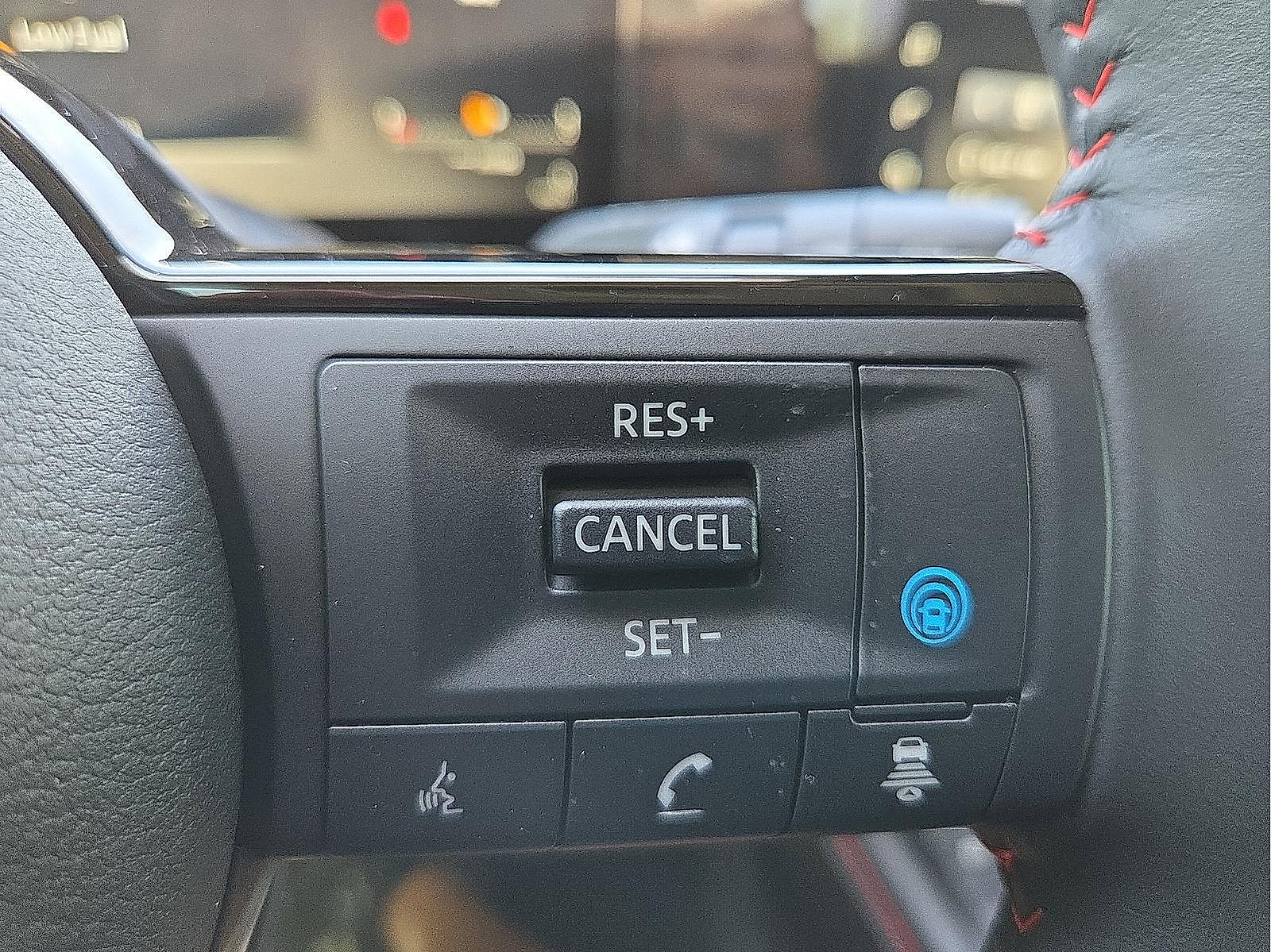 Used 2025 Nissan Kicks SR AWD/4WD image 43