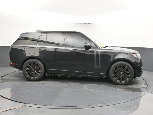 Used 2024 Land Rover Range Rover SE AWD/4WD image 4