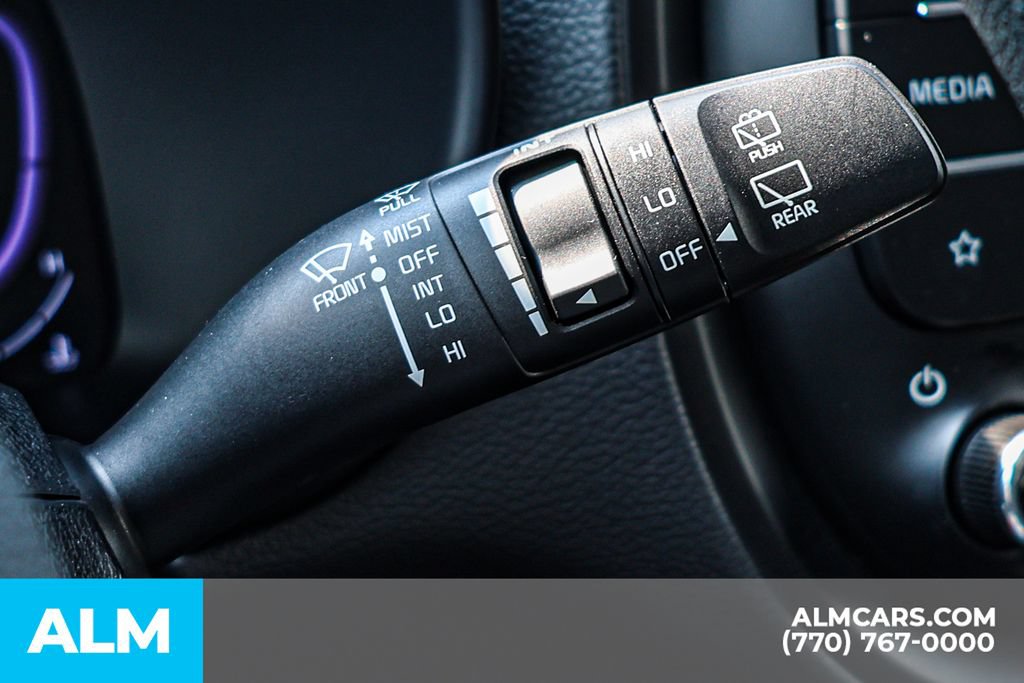 Used 2025 Kia Soul LX w/ LX Technology Package FWD image 32