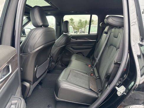 New 2026 Jeep Grand Cherokee Altitude AWD/4WD image 24
