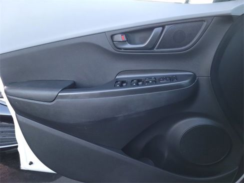 Used 2021 Hyundai Kona SEL image 15