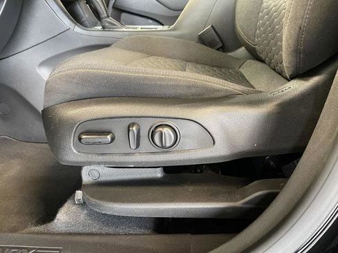 Used 2021 Chevrolet Equinox LT image 21