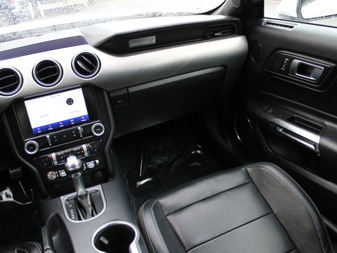 Used 2022 Ford Mustang Premium RWD image 18
