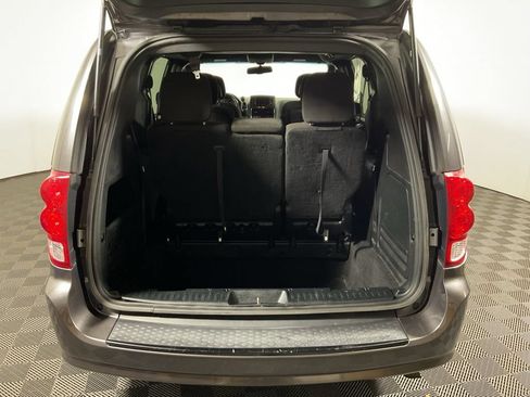 Used 2017 Dodge Grand Caravan SE FWD image 13